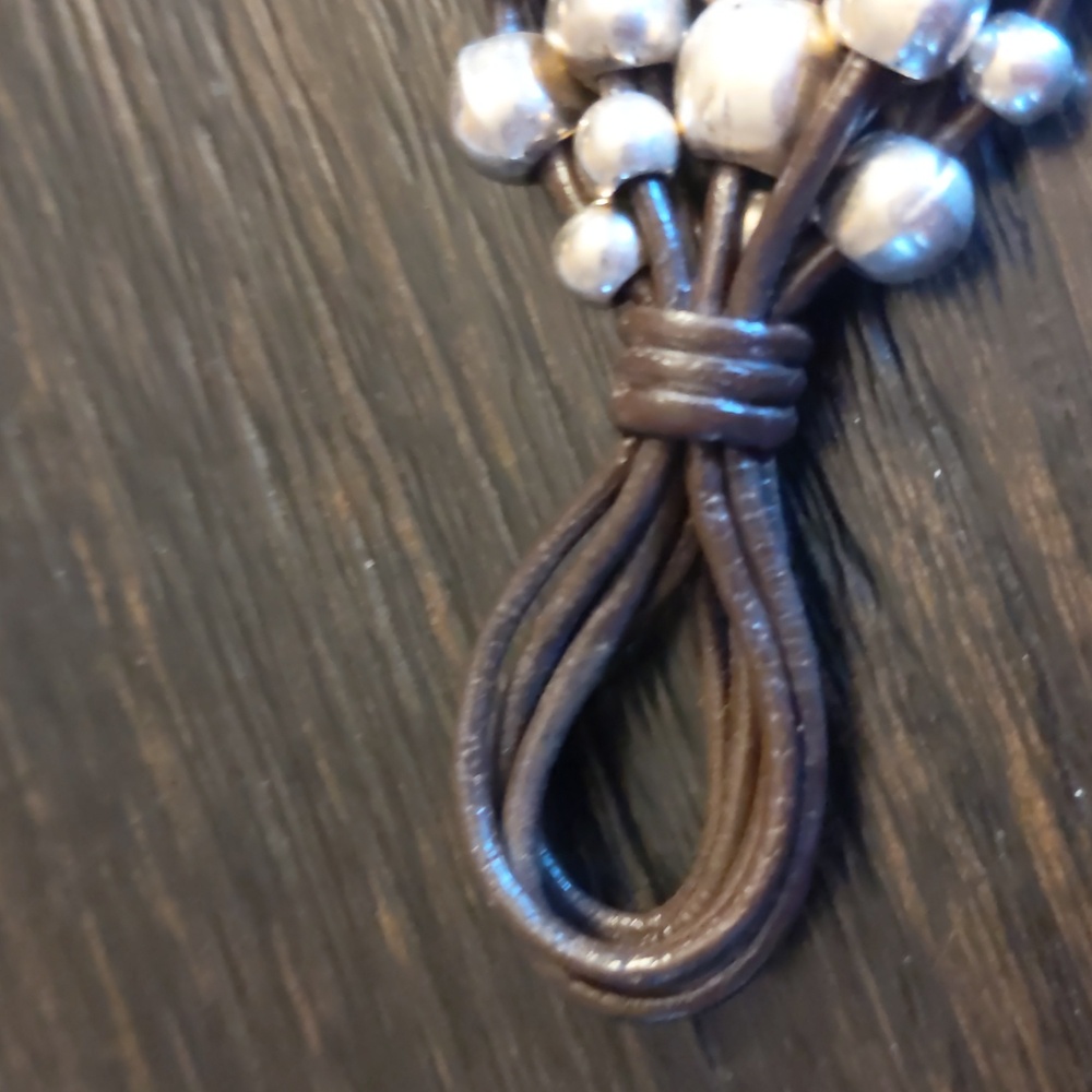 UNO. de 50 Silver Beaded & Brown Leather Bracelet - Picture 10 of 10